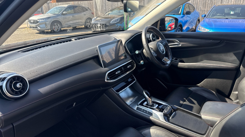 MG Hs 1.5 T-GDI Excite 5dr DCT Petrol Hatchback